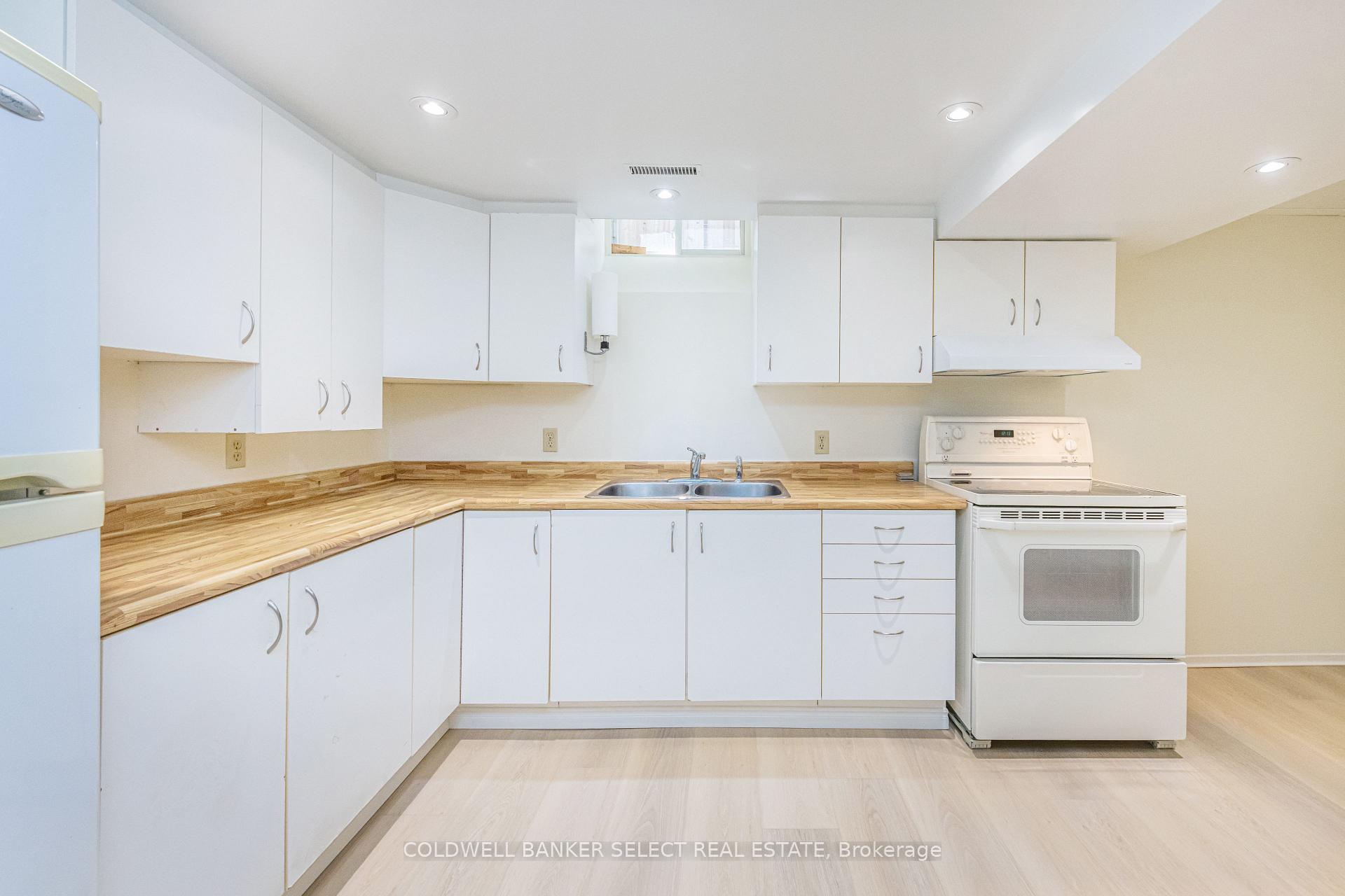 Photo 33 of 2 St Michaels Crescent, Caledon, Bolton North — HOMEH