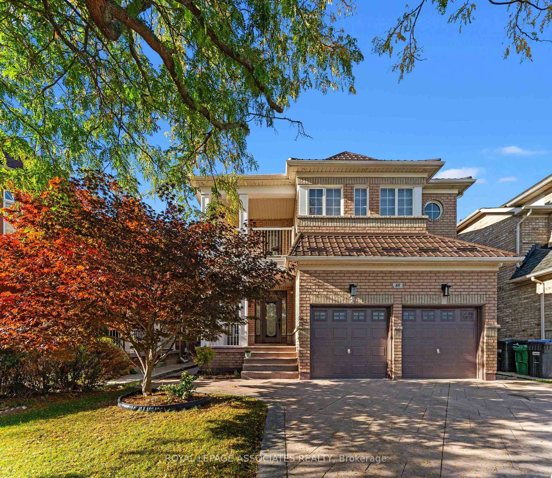 Front of 88 Showboat Crescent