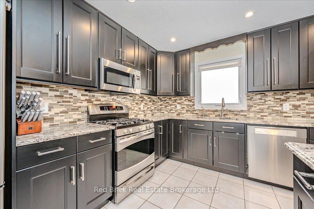 Photo 5 of 190 Deerpath Drive, Guelph, Willow West/Sugarbush/West Acres — HOMEH