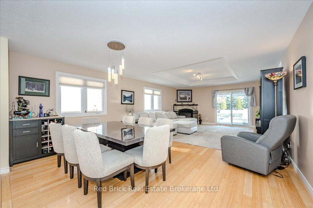 Photo 8 of 190 Deerpath Drive, Guelph, Willow West/Sugarbush/West Acres — HOMEH