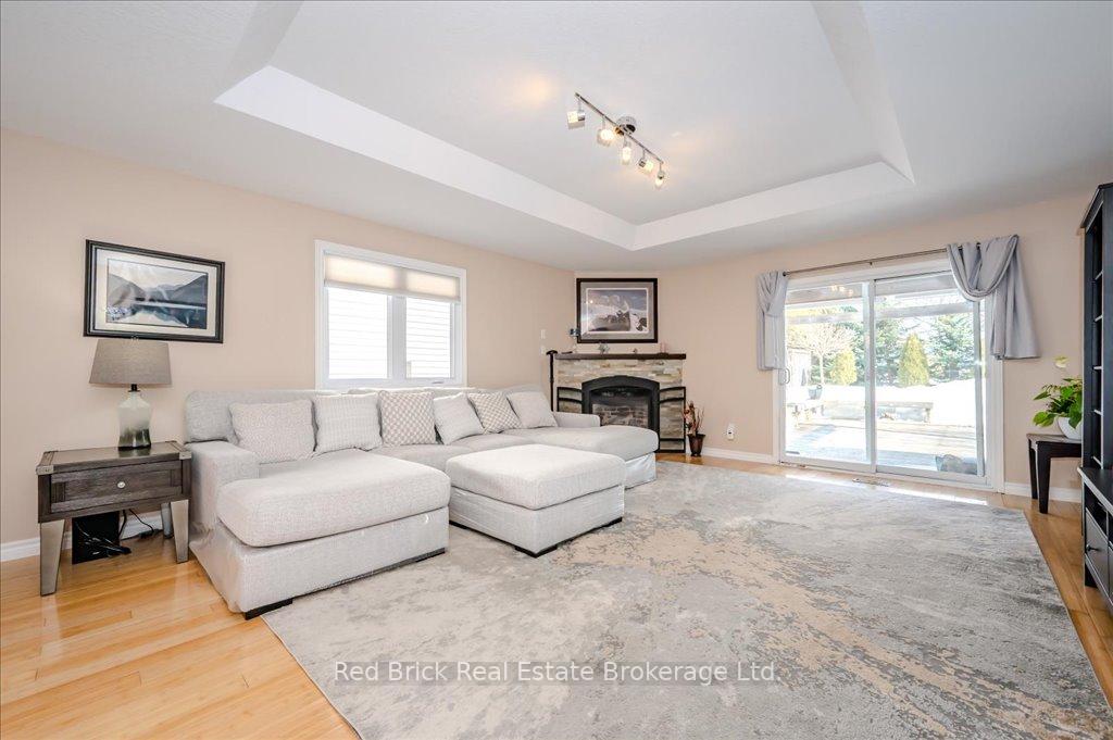 Photo 9 of 190 Deerpath Drive, Guelph, Willow West/Sugarbush/West Acres — HOMEH