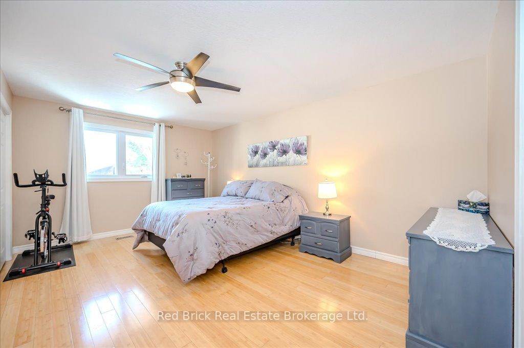 Photo 11 of 190 Deerpath Drive, Guelph, Willow West/Sugarbush/West Acres — HOMEH