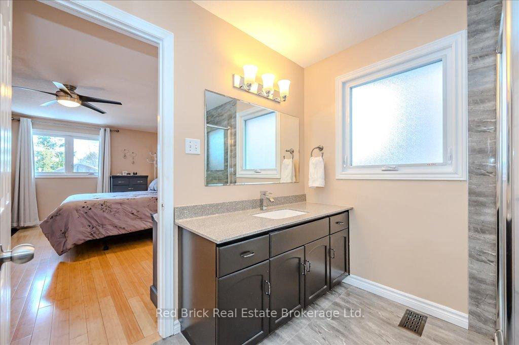 Photo 12 of 190 Deerpath Drive, Guelph, Willow West/Sugarbush/West Acres — HOMEH