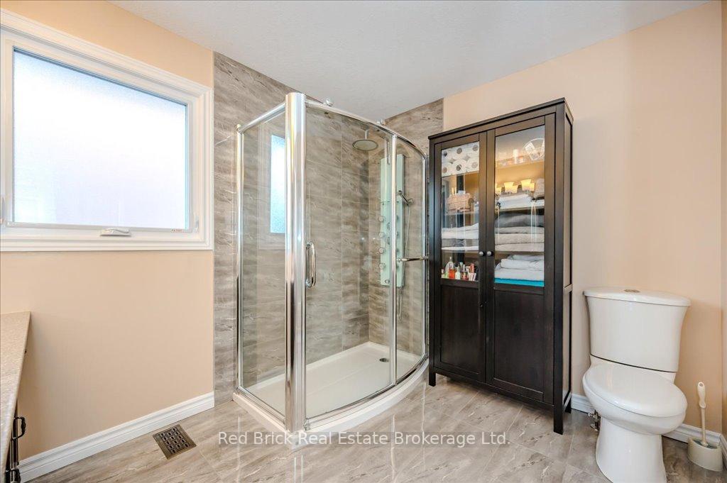 Photo 13 of 190 Deerpath Drive, Guelph, Willow West/Sugarbush/West Acres — HOMEH