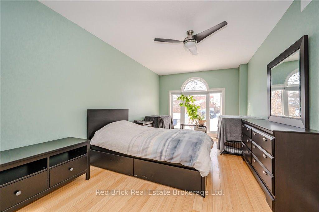 Photo 14 of 190 Deerpath Drive, Guelph, Willow West/Sugarbush/West Acres — HOMEH