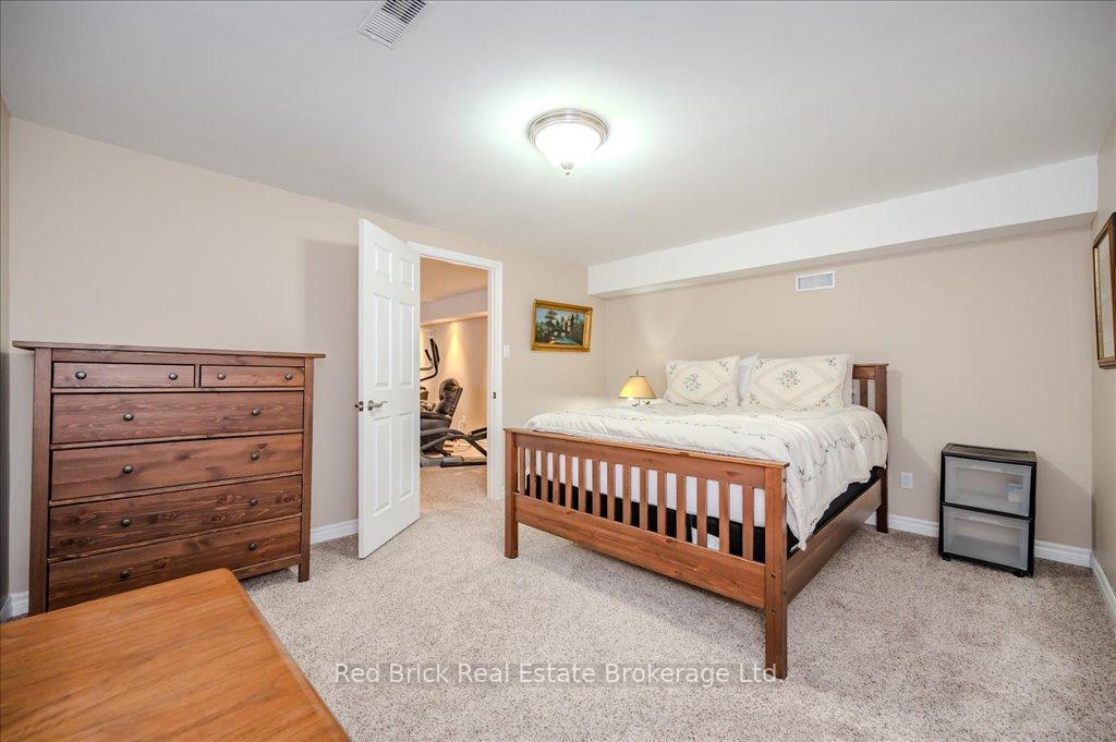 Photo 17 of 190 Deerpath Drive, Guelph, Willow West/Sugarbush/West Acres — HOMEH