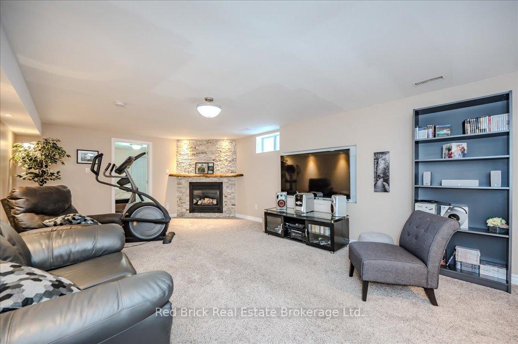 Photo 21 of 190 Deerpath Drive, Guelph, Willow West/Sugarbush/West Acres — HOMEH