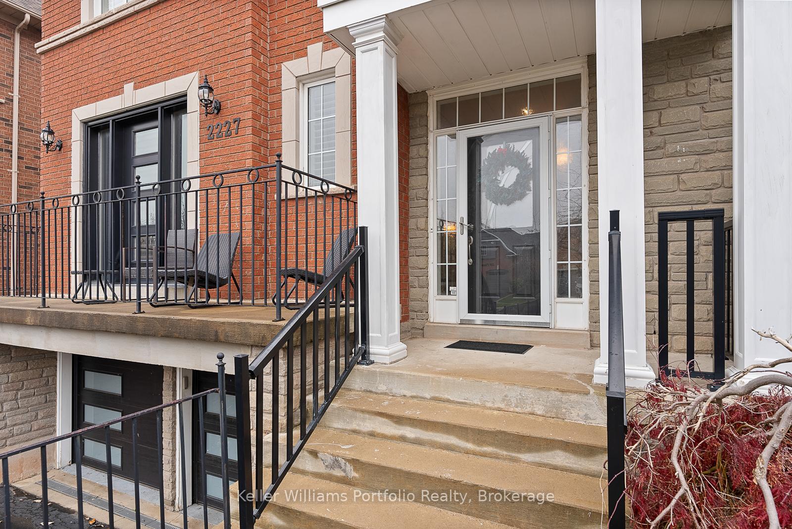 Photo 2 of 2227 Pheasant Lane, Oakville, West Oak Trails — HOMEH