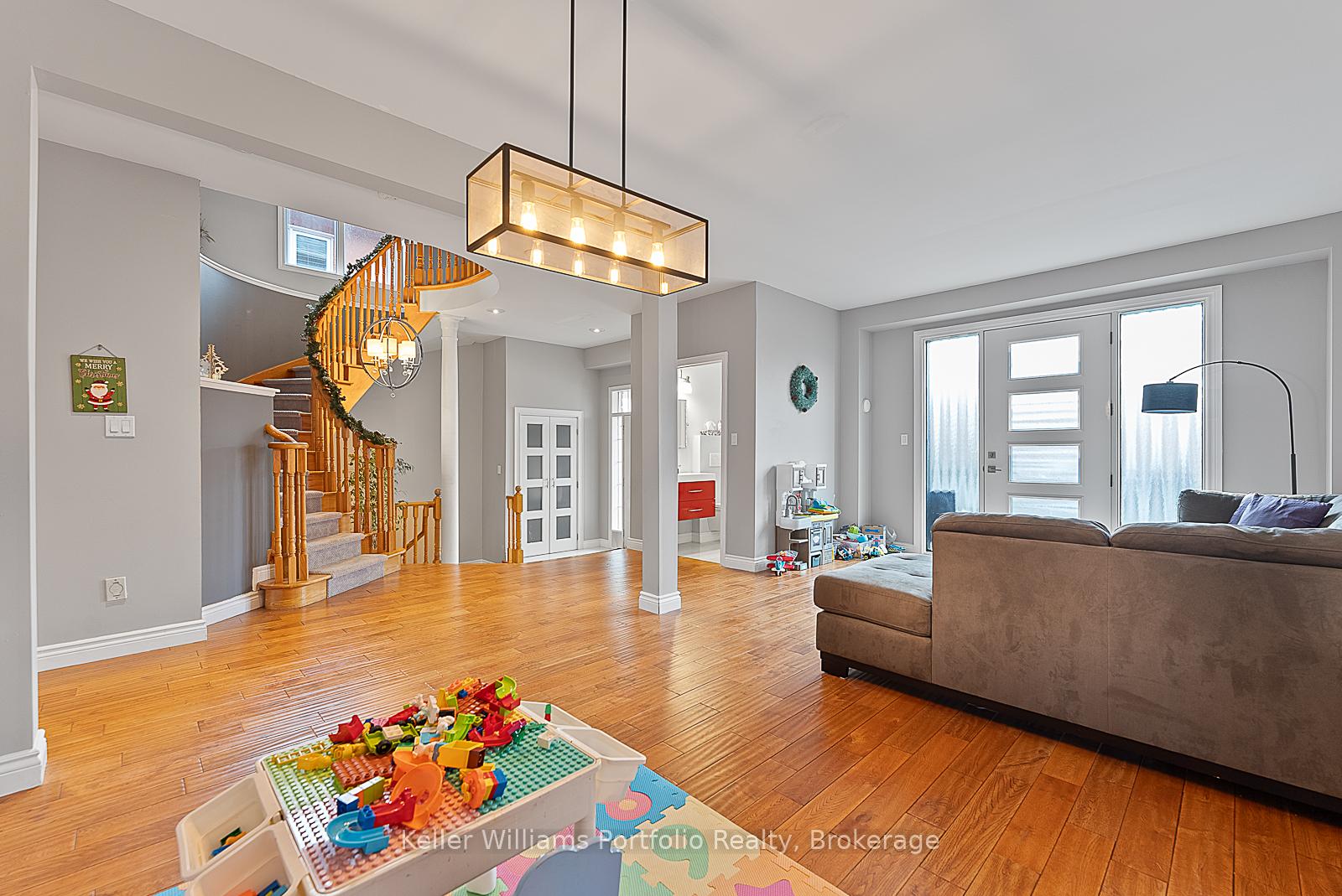Photo 8 of 2227 Pheasant Lane, Oakville, West Oak Trails — HOMEH