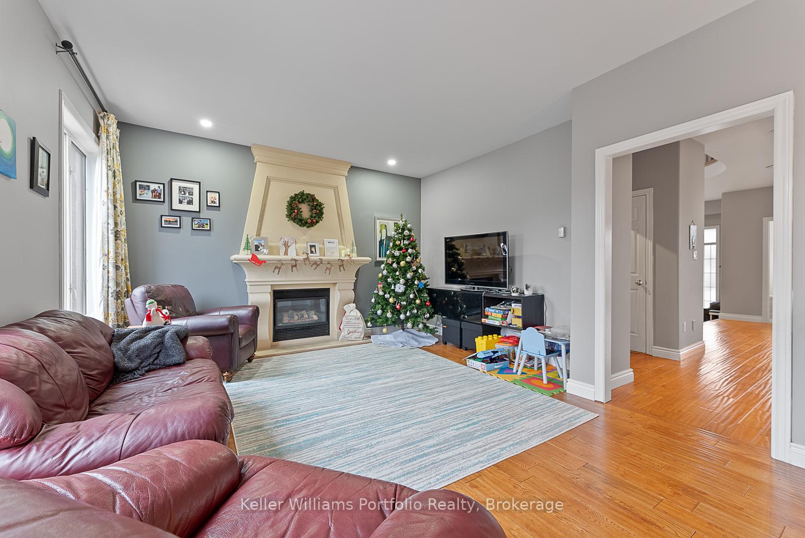 Photo 9 of 2227 Pheasant Lane, Oakville, West Oak Trails — HOMEH