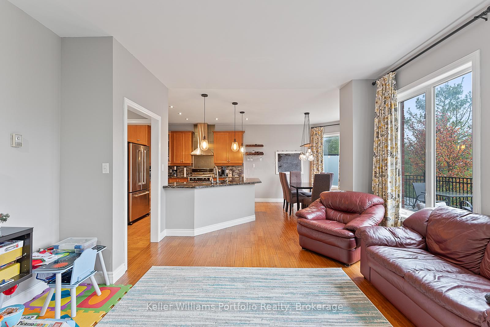 Photo 11 of 2227 Pheasant Lane, Oakville, West Oak Trails — HOMEH