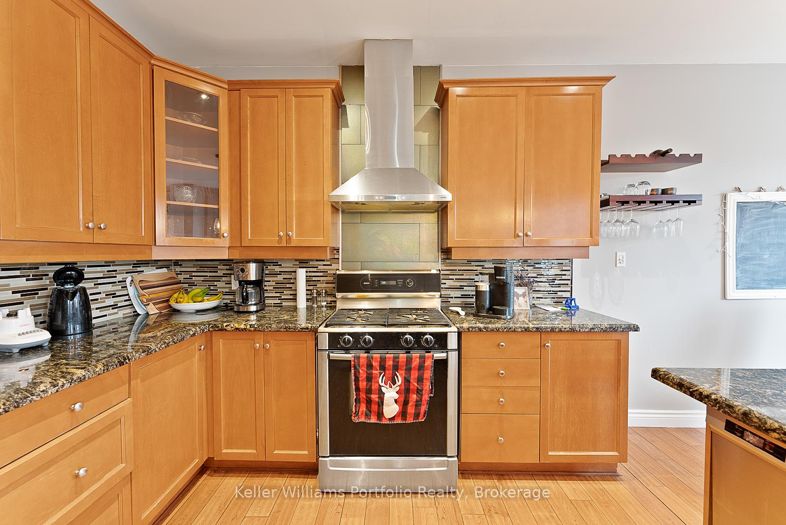 Photo 17 of 2227 Pheasant Lane, Oakville, West Oak Trails — HOMEH