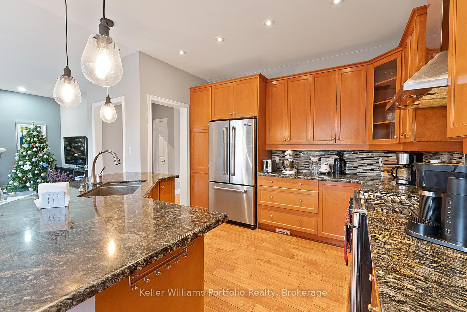 Photo 18 of 2227 Pheasant Lane, Oakville, West Oak Trails — HOMEH