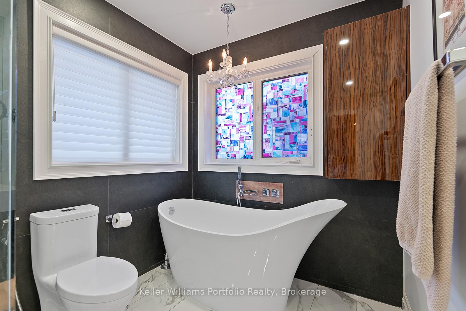 Photo 22 of 2227 Pheasant Lane, Oakville, West Oak Trails — HOMEH