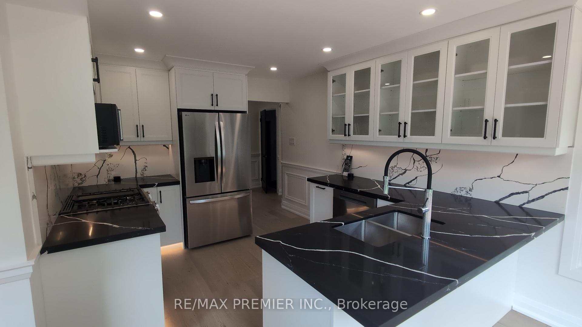 Photo 9 of 74 Attridge Drive, Aurora, Aurora Village — HOMEH