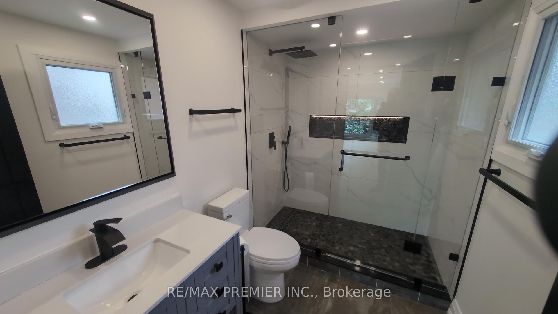 Photo 30 of 74 Attridge Drive, Aurora, Aurora Village — HOMEH