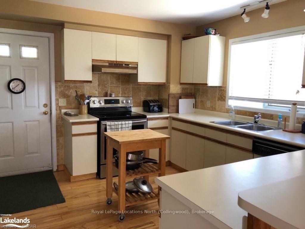 Photo 3 of 165 Settlers Way, Blue Mountains — HOMEH