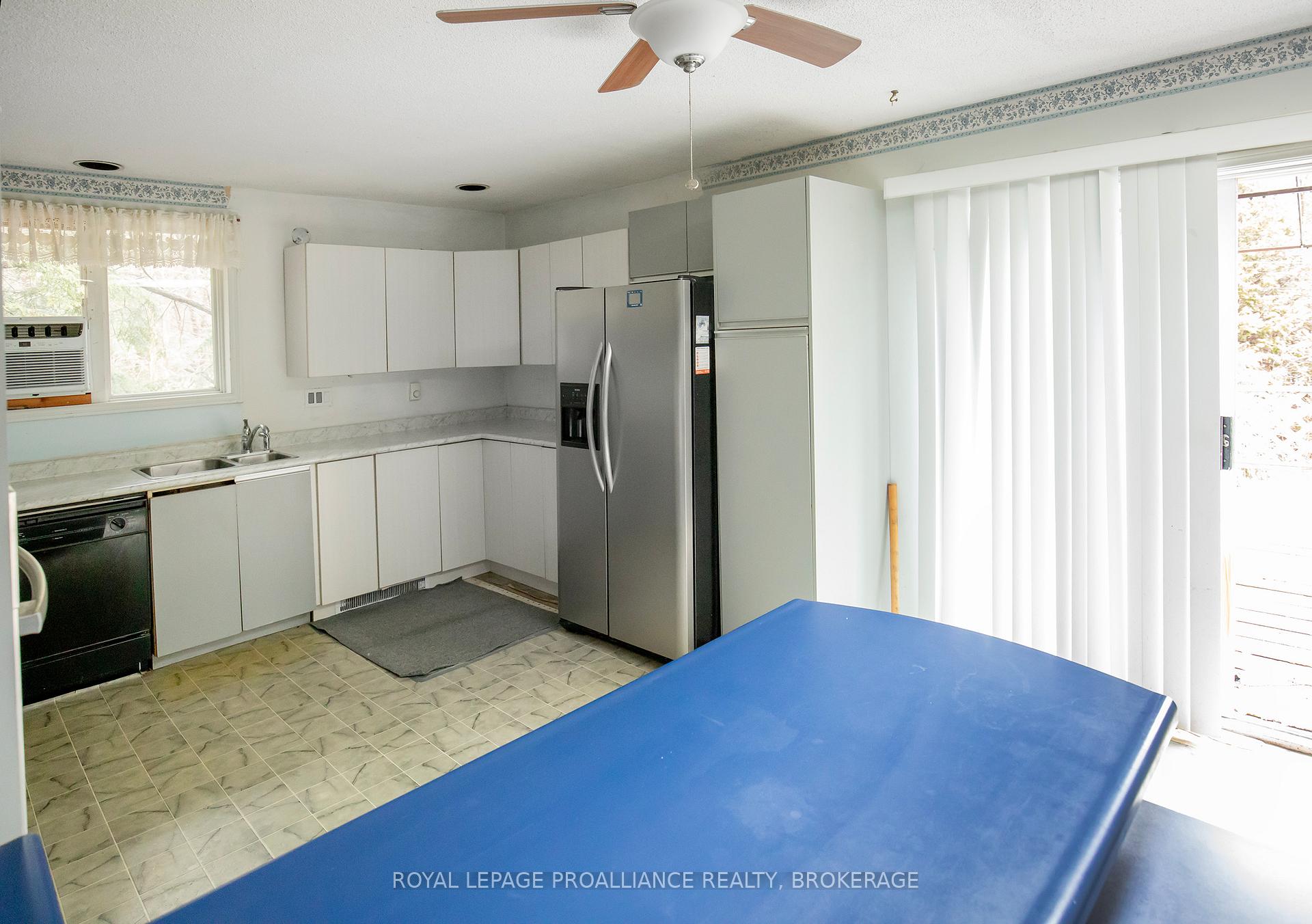 Photo 6 of 1067 Cedarwoods Drive, Frontenac, Frontenac South — HOMEH
