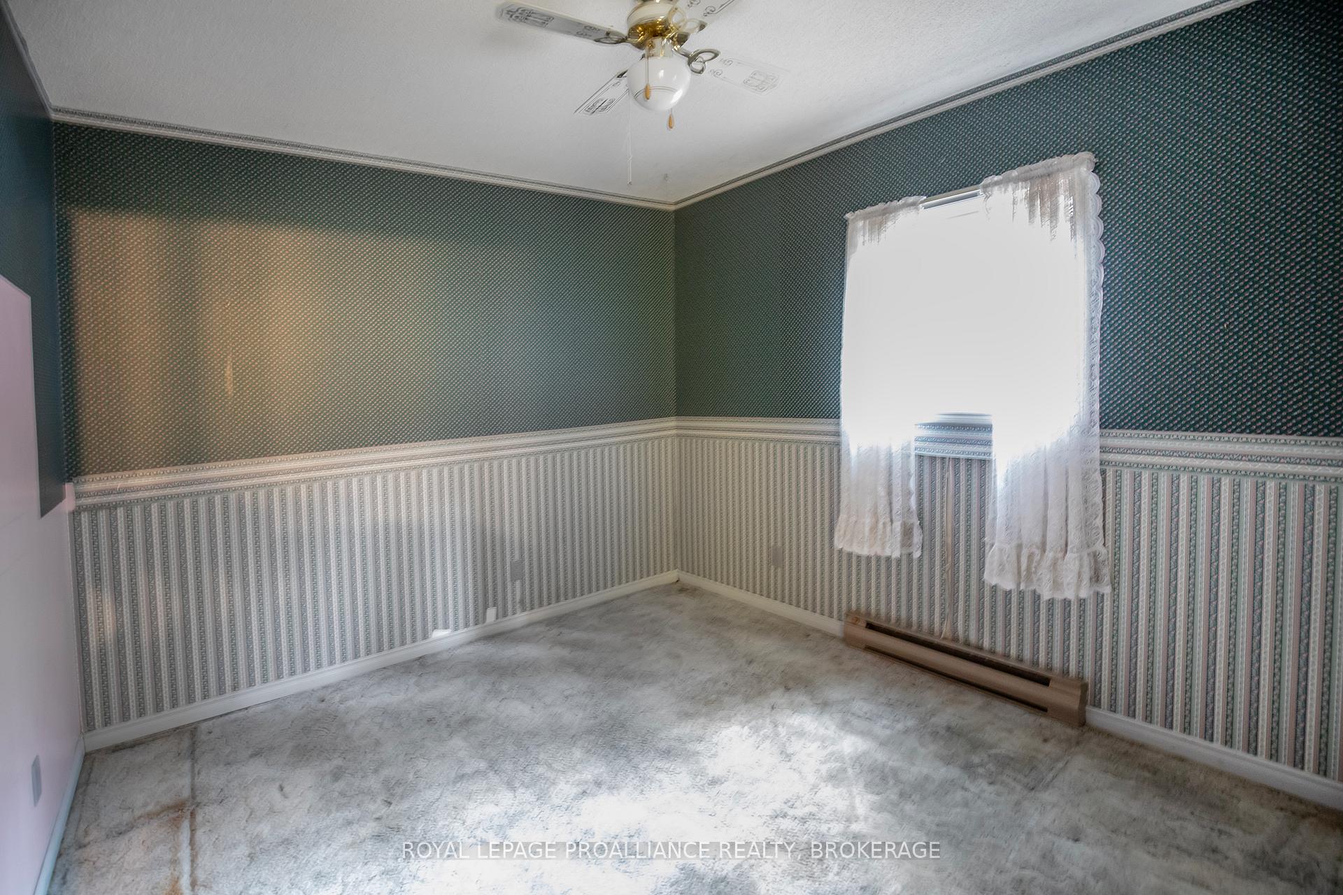 Photo 14 of 1067 Cedarwoods Drive, Frontenac, Frontenac South — HOMEH