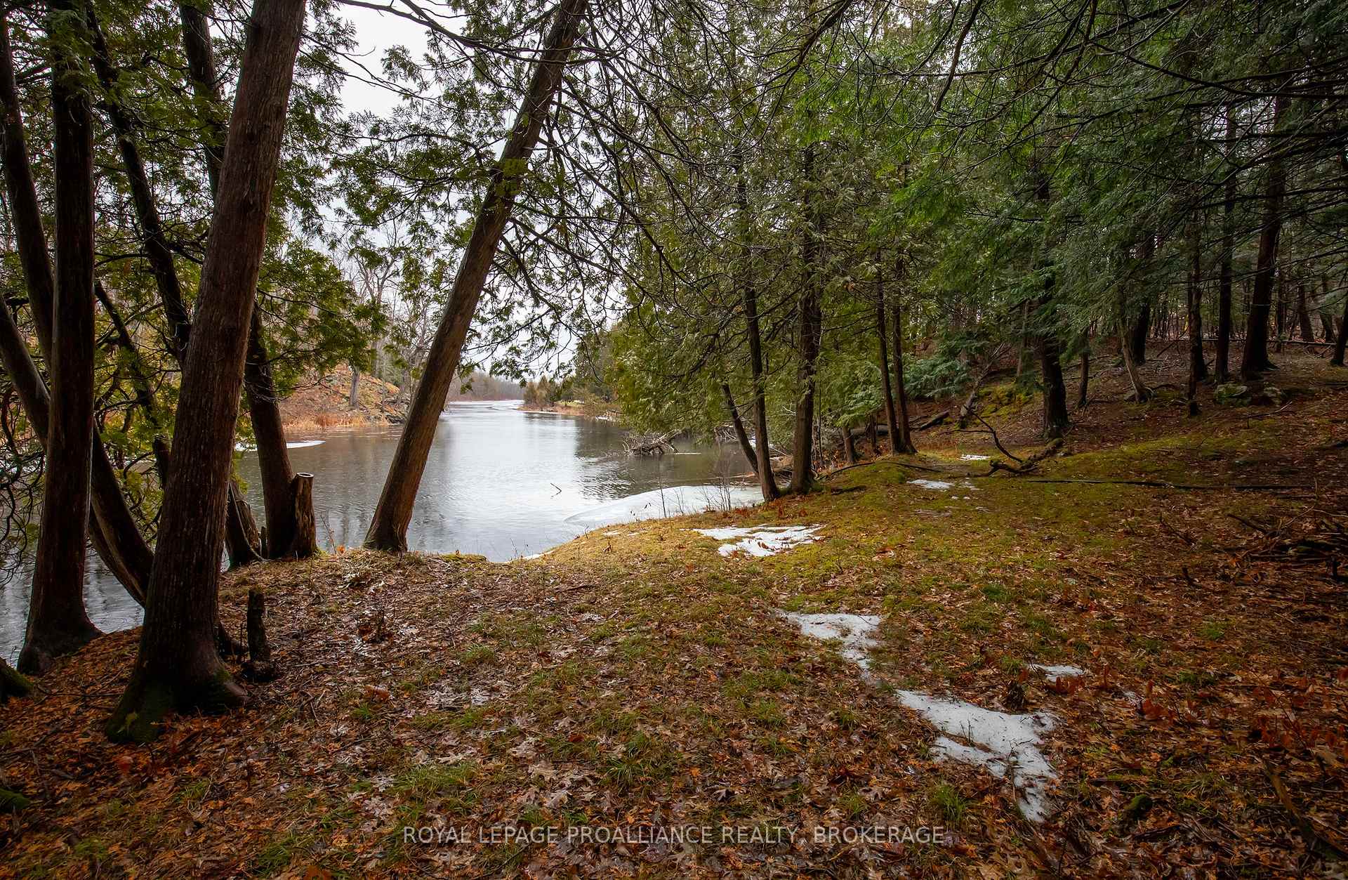 Photo 27 of 1067 Cedarwoods Drive, Frontenac, Frontenac South — HOMEH