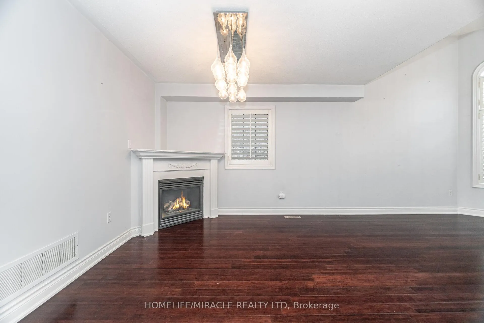 Photo 11 of 62 Queen Mary Drive, Brampton, Fletcher's Meadow — HOMEH