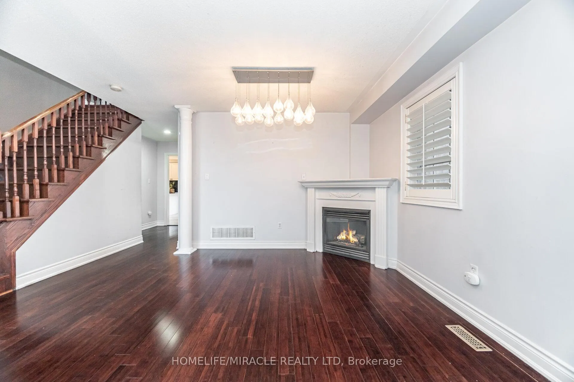 Photo 12 of 62 Queen Mary Drive, Brampton, Fletcher's Meadow — HOMEH