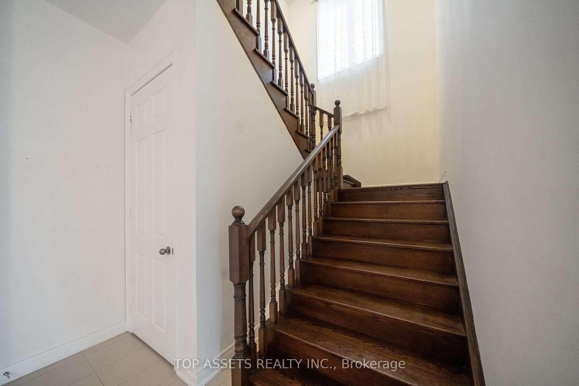Photo 13 of 3343 Meadow Marsh Crescent, Oakville, Joshua Meadows — HOMEH