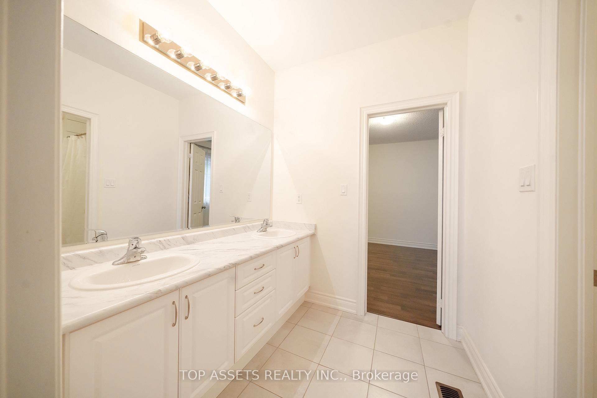 Photo 23 of 3343 Meadow Marsh Crescent, Oakville, Joshua Meadows — HOMEH