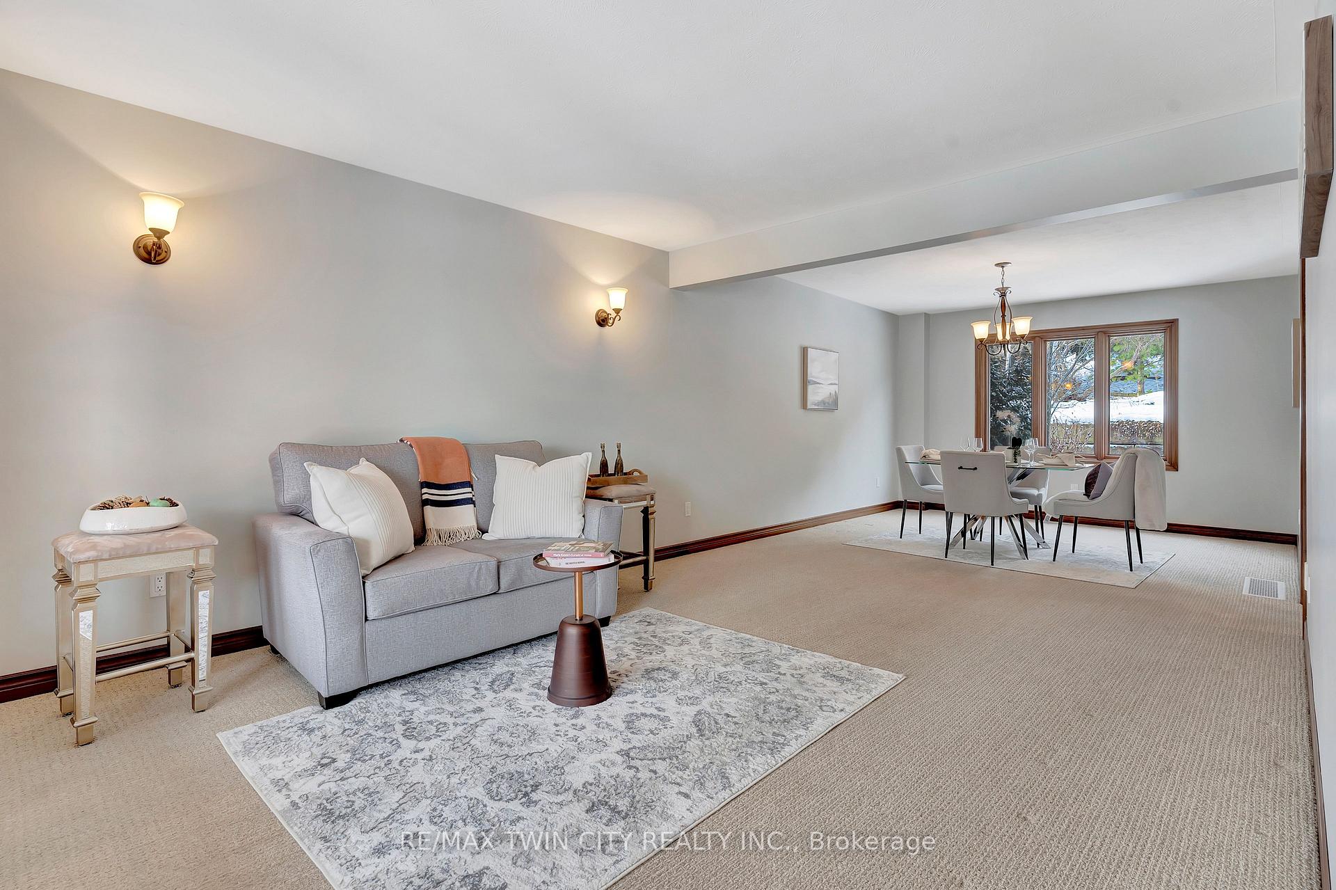 Photo 7 of 67 Cottonwood Crescent, Cambridge — HOMEH
