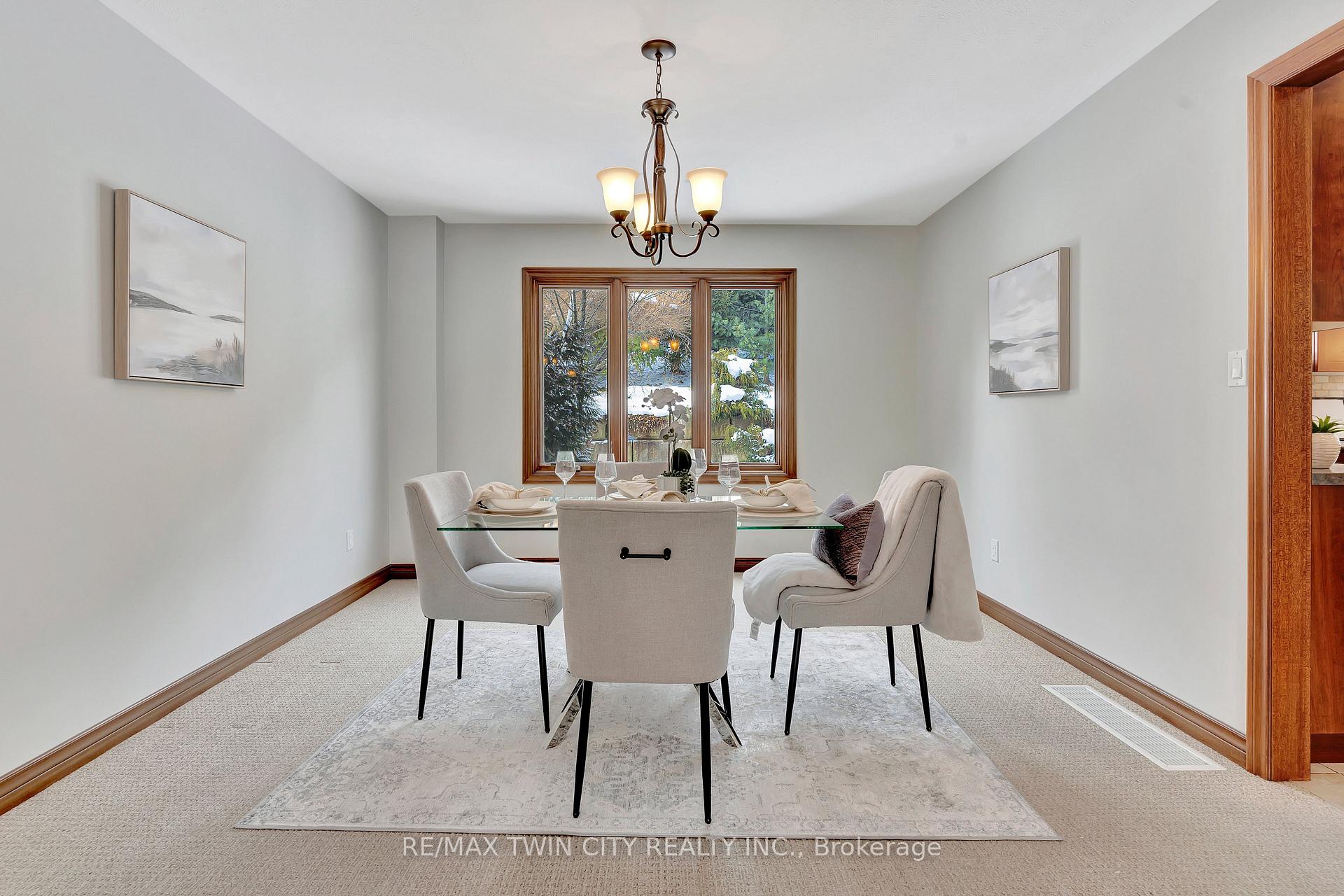 Photo 9 of 67 Cottonwood Crescent, Cambridge — HOMEH
