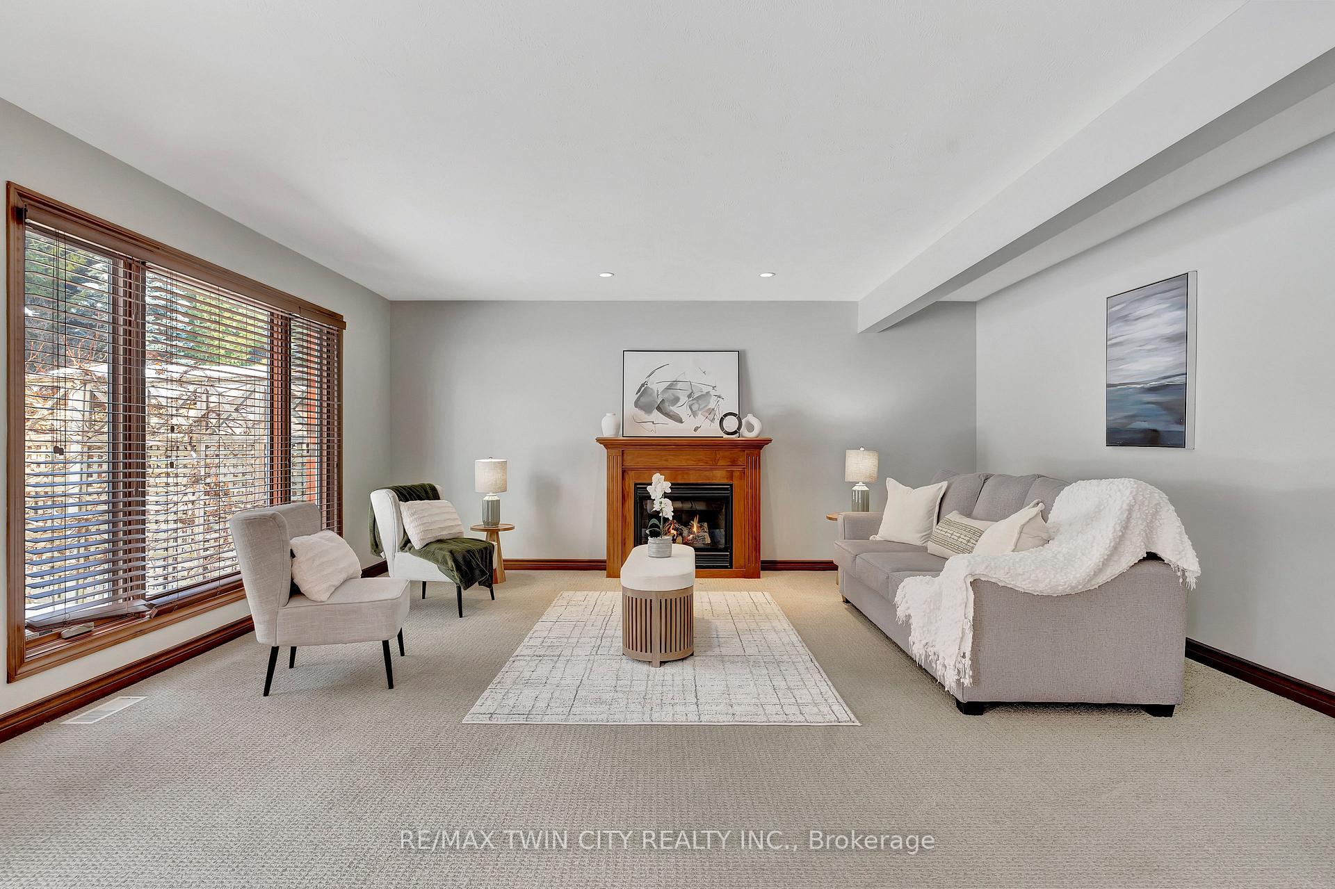 Photo 13 of 67 Cottonwood Crescent, Cambridge — HOMEH