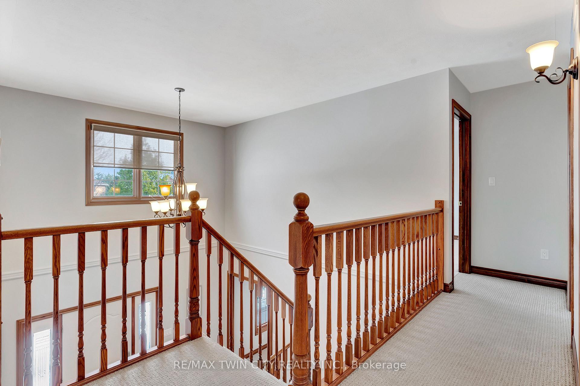 Photo 16 of 67 Cottonwood Crescent, Cambridge — HOMEH