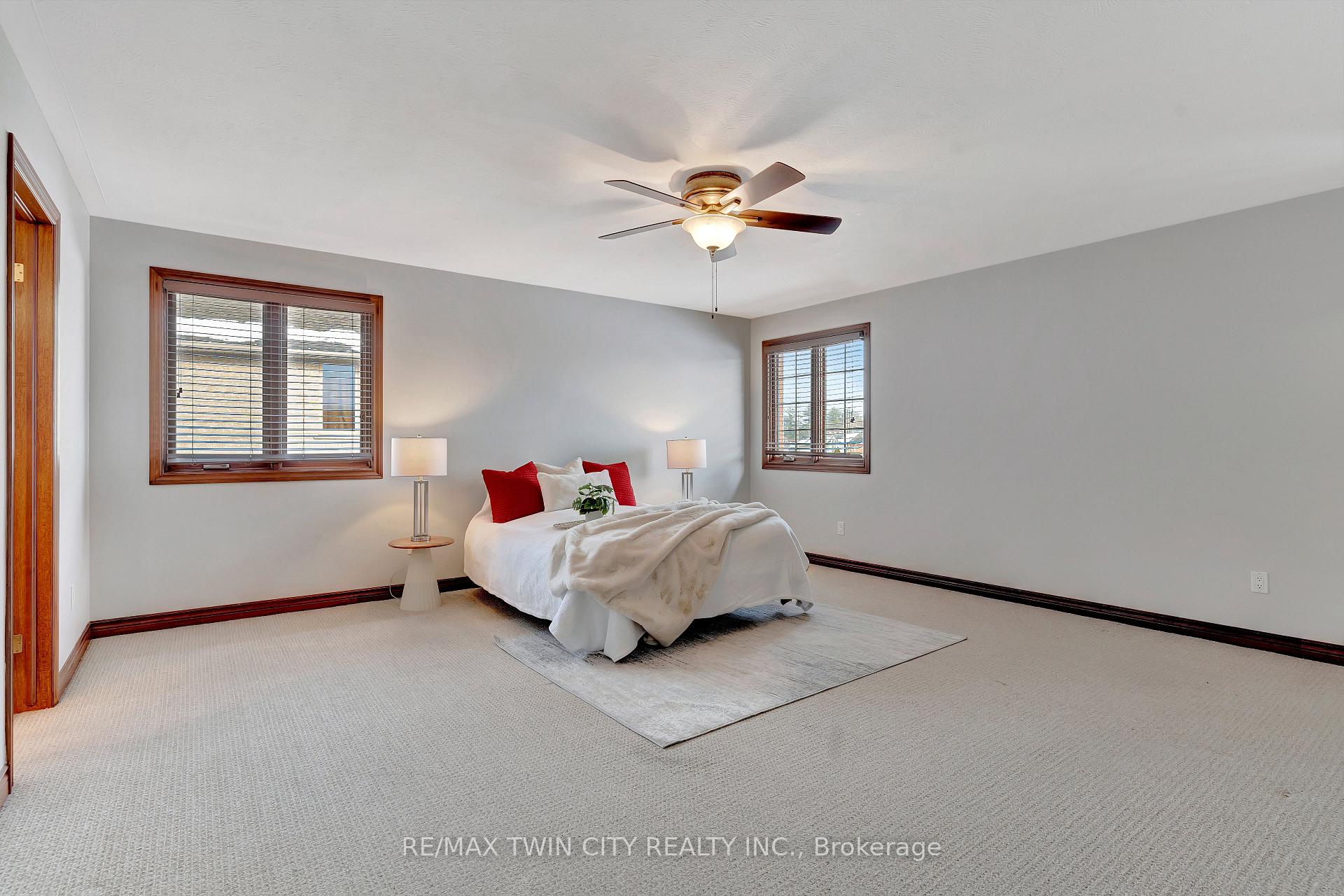 Photo 17 of 67 Cottonwood Crescent, Cambridge — HOMEH