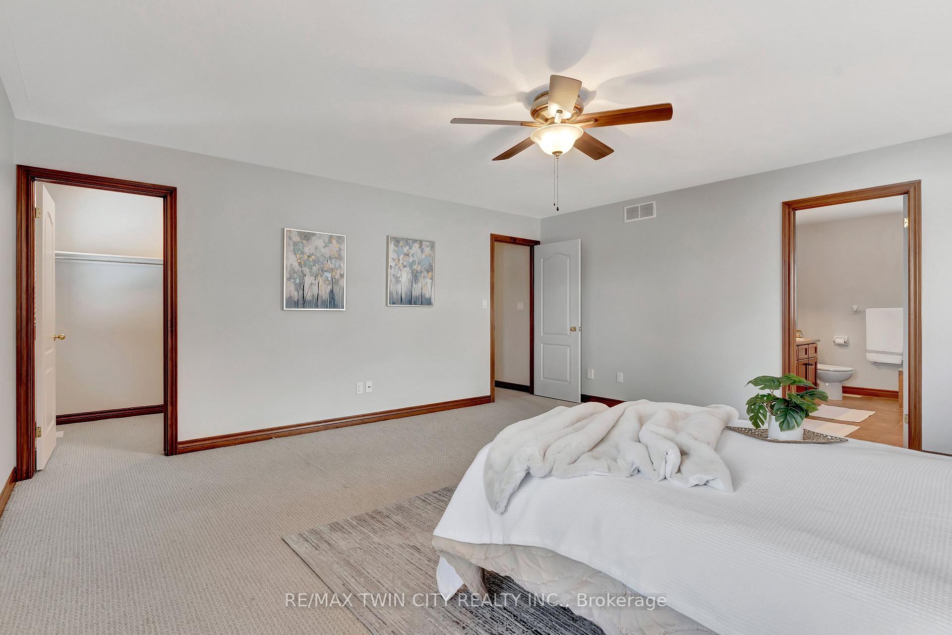 Photo 18 of 67 Cottonwood Crescent, Cambridge — HOMEH