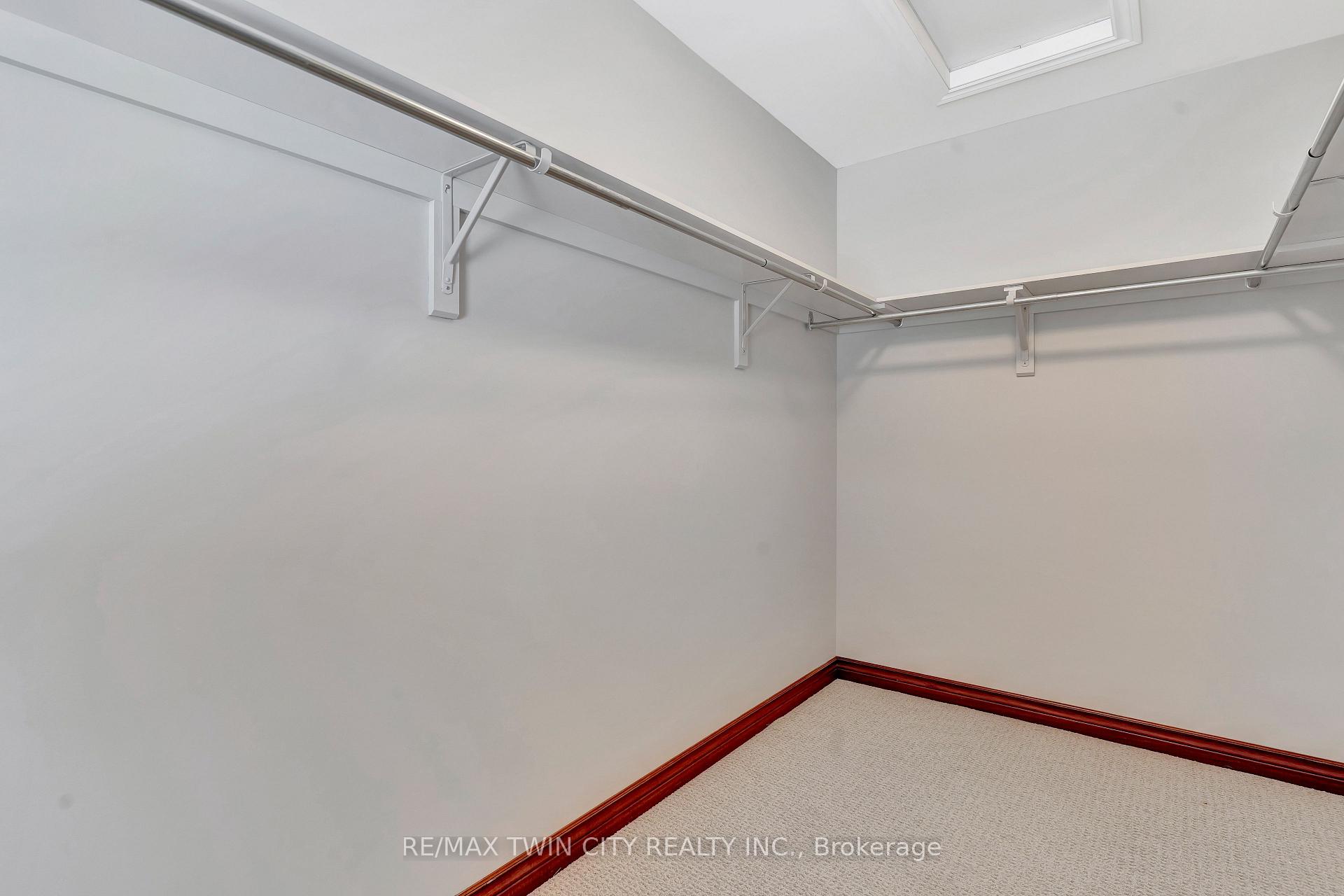 Photo 19 of 67 Cottonwood Crescent, Cambridge — HOMEH