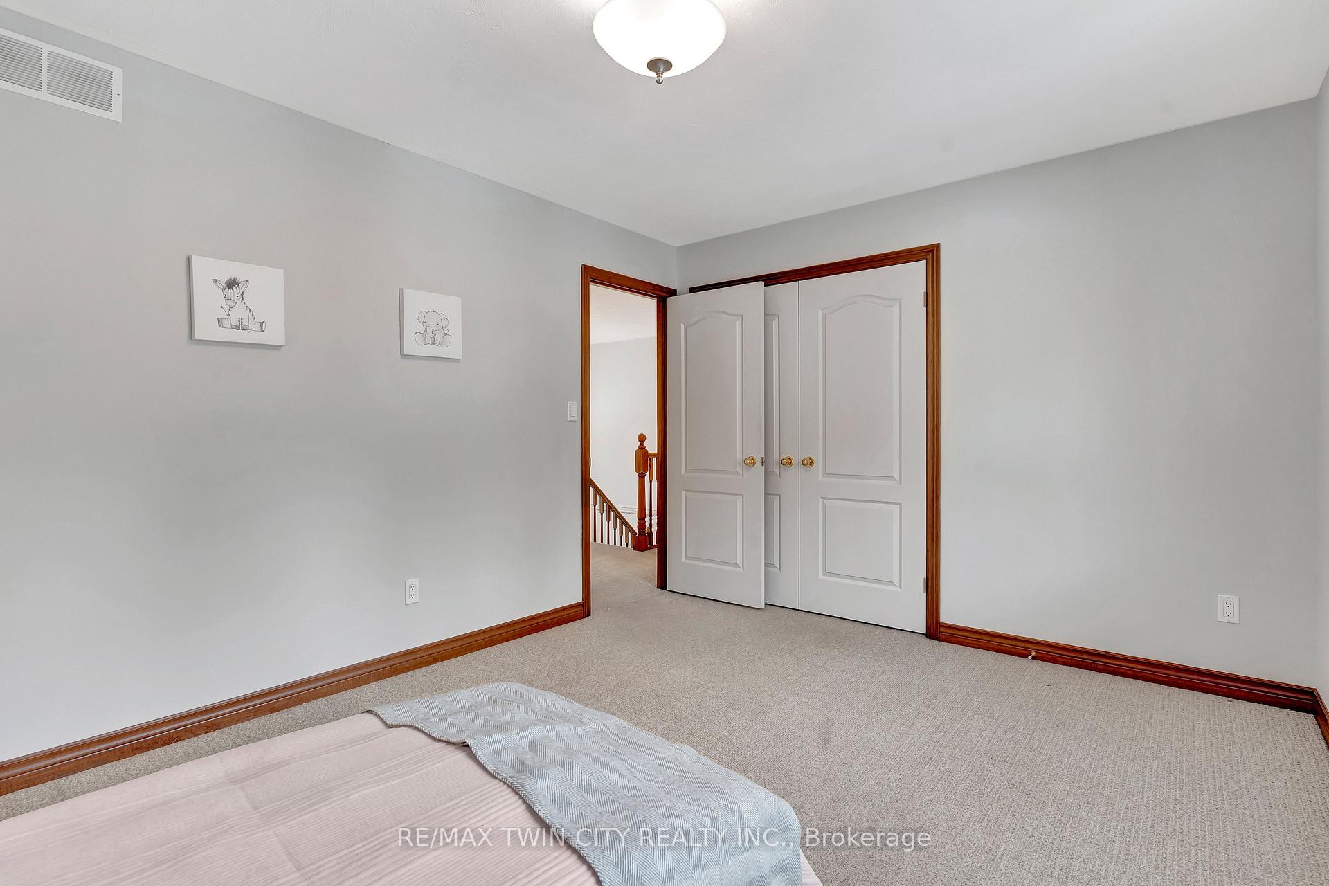 Photo 23 of 67 Cottonwood Crescent, Cambridge — HOMEH