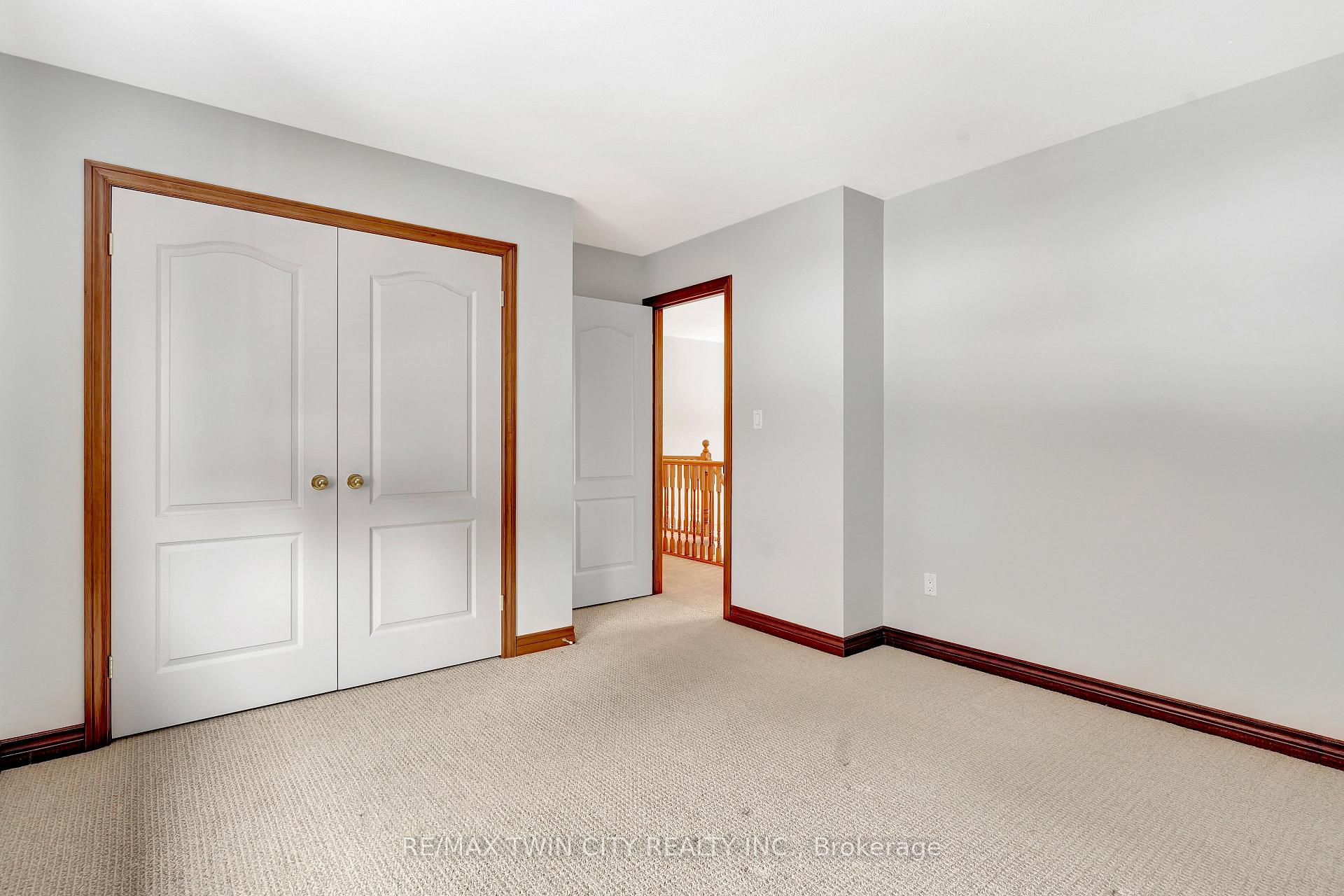 Photo 26 of 67 Cottonwood Crescent, Cambridge — HOMEH