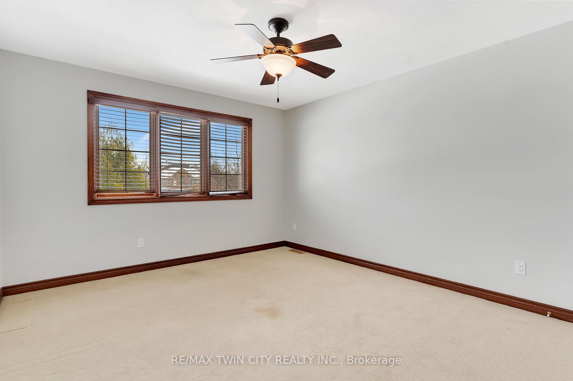Photo 27 of 67 Cottonwood Crescent, Cambridge — HOMEH