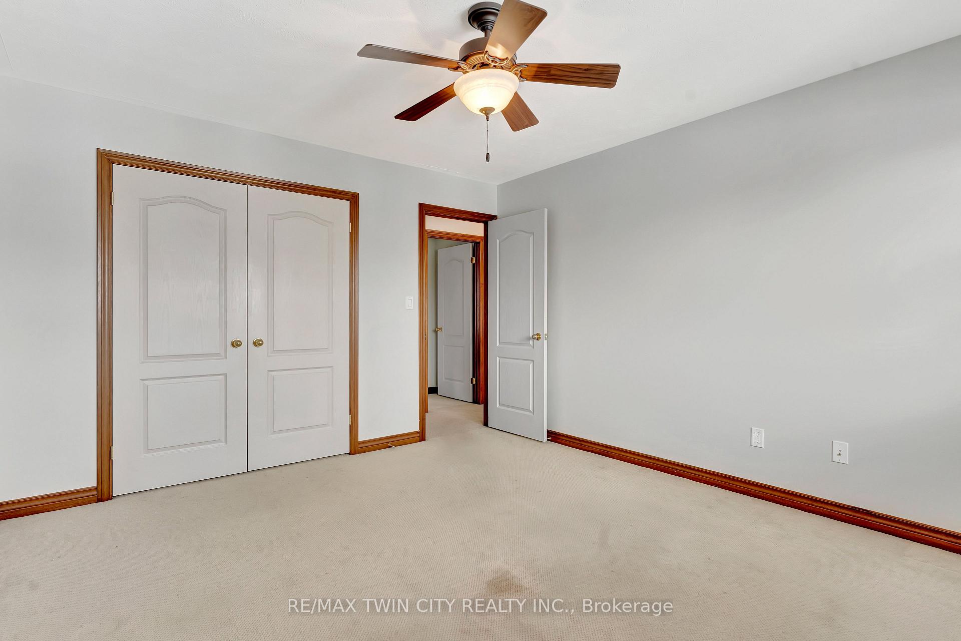 Photo 28 of 67 Cottonwood Crescent, Cambridge — HOMEH