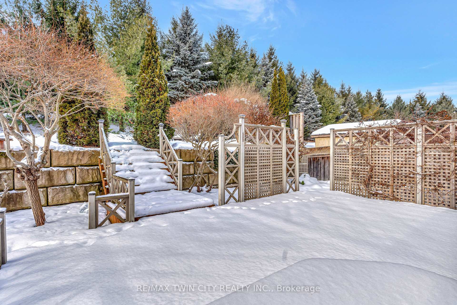 Photo 32 of 67 Cottonwood Crescent, Cambridge — HOMEH