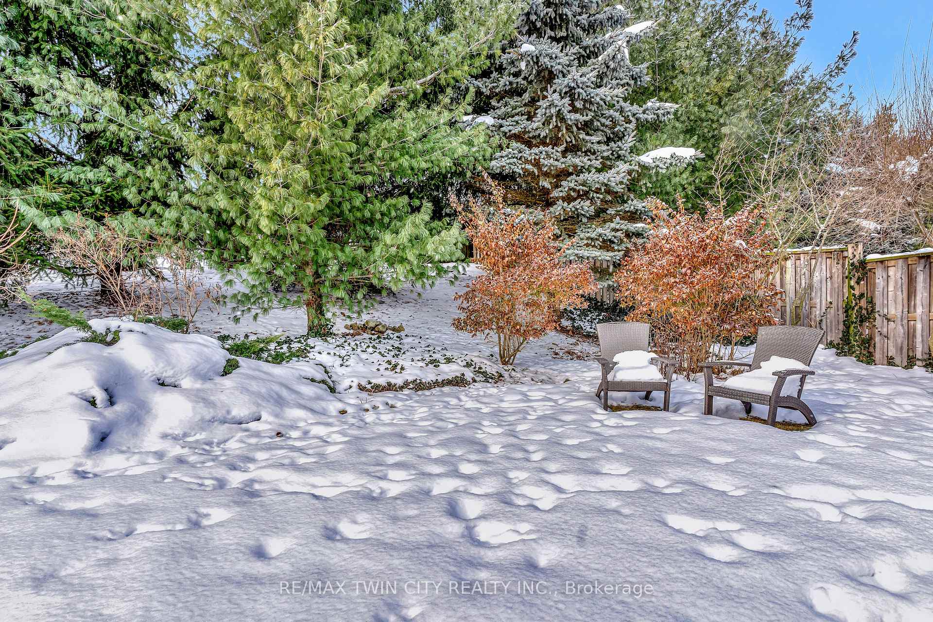 Photo 34 of 67 Cottonwood Crescent, Cambridge — HOMEH
