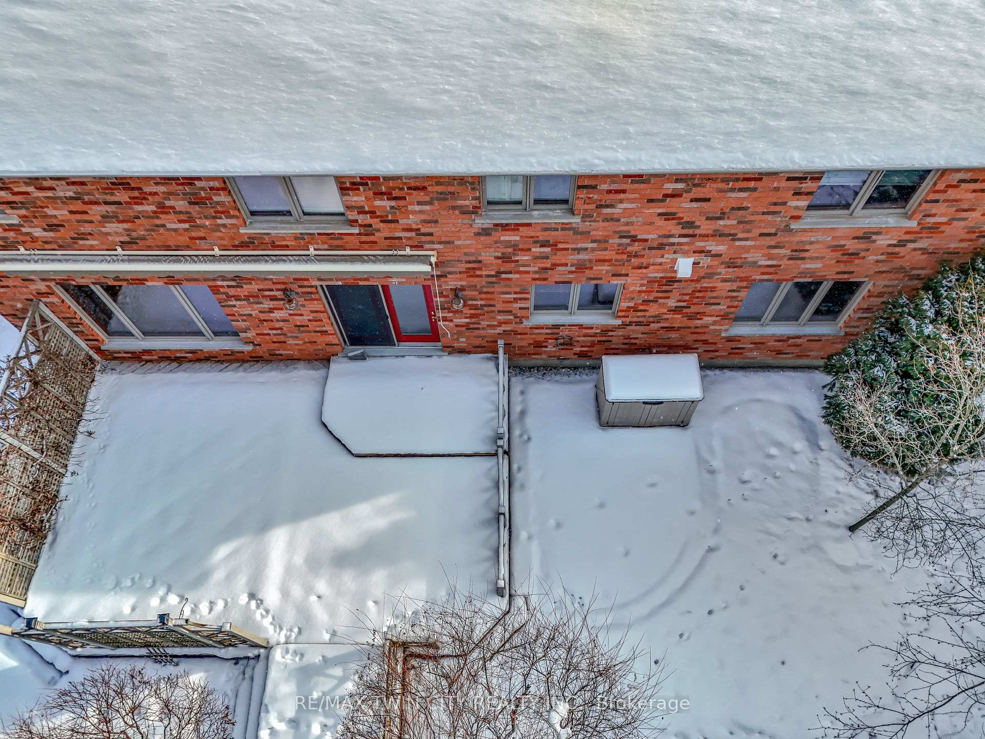 Photo 36 of 67 Cottonwood Crescent, Cambridge — HOMEH