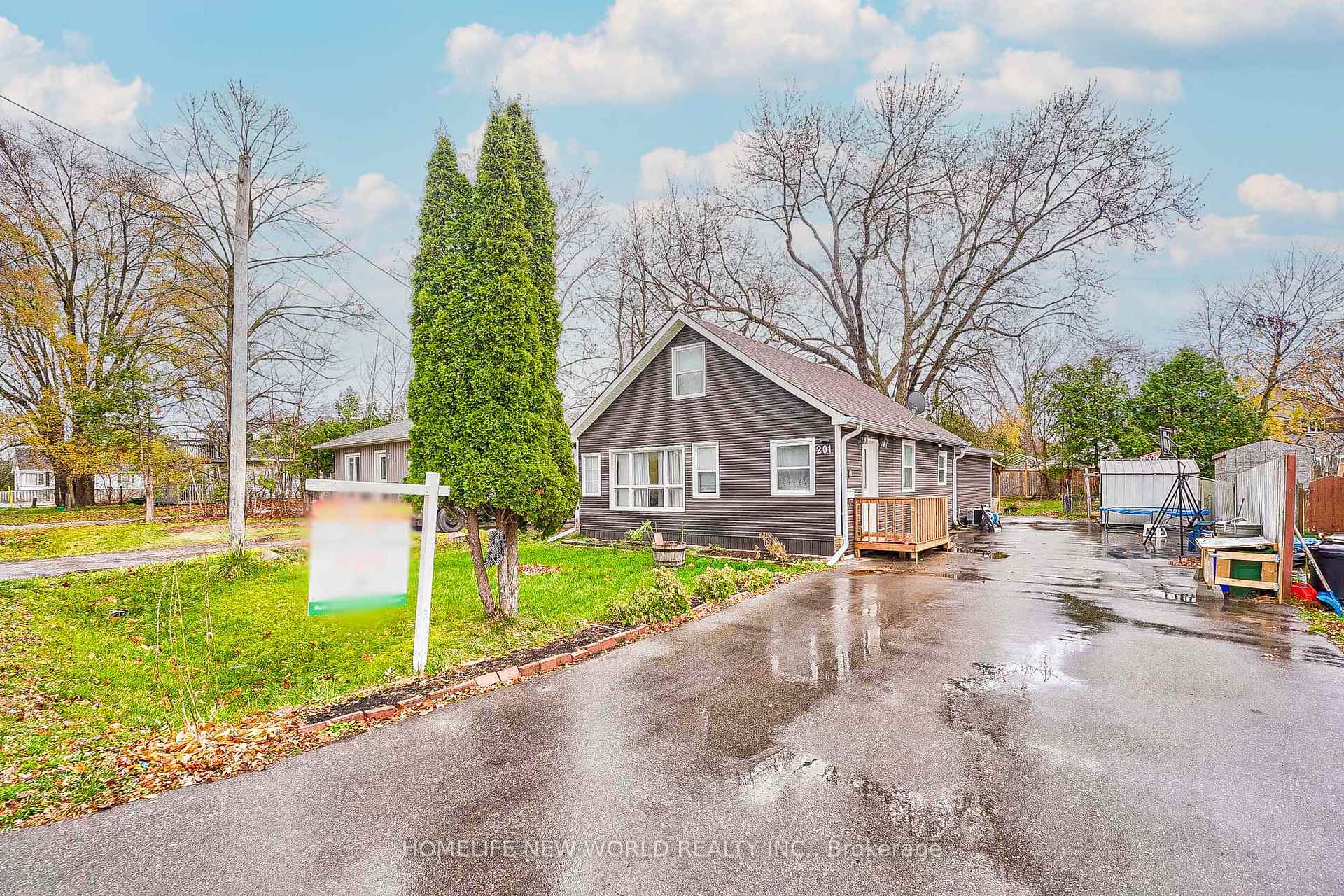 Photo 3 of 201 Pleasant Boulevard, Georgina, Keswick South — HOMEH