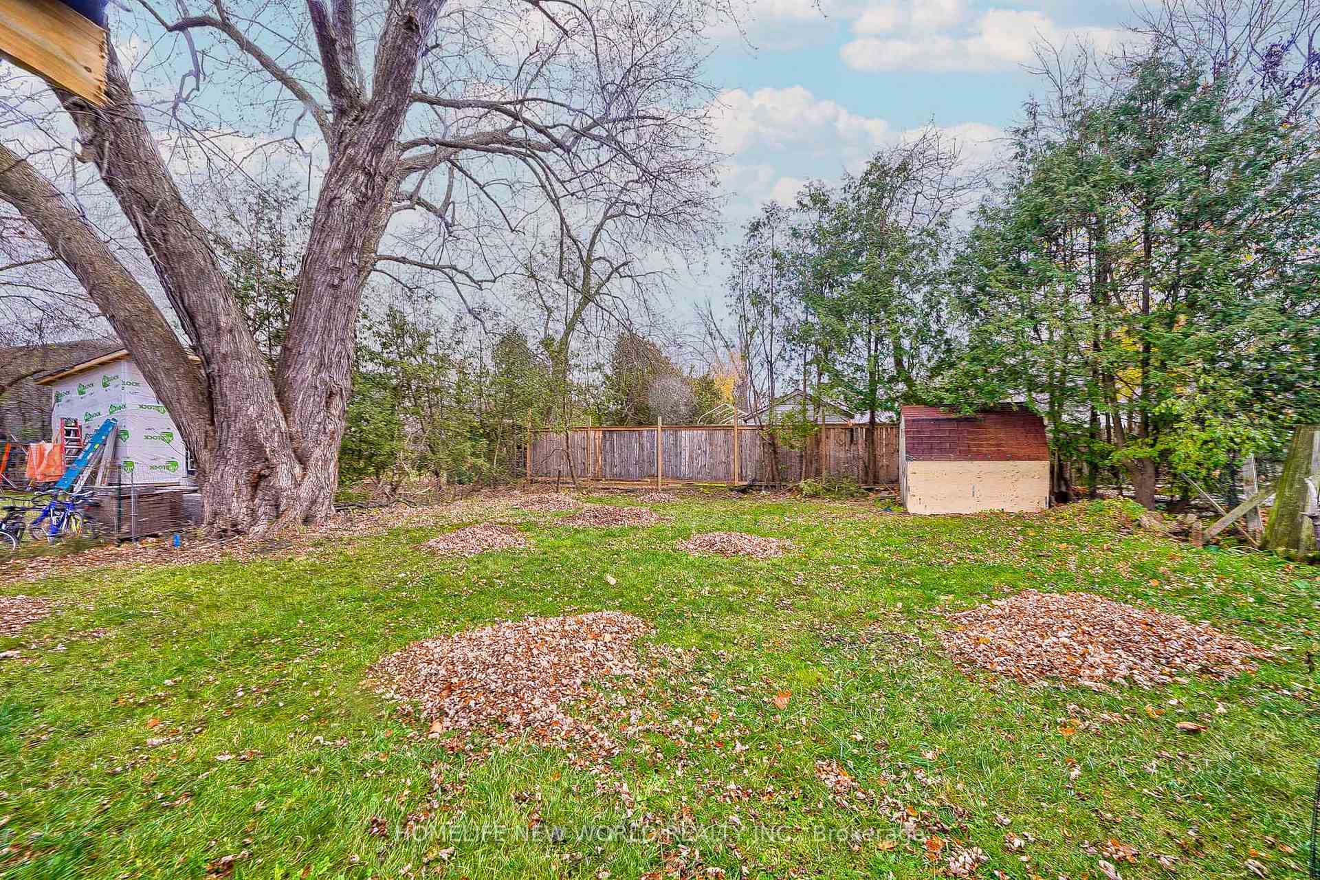 Photo 33 of 201 Pleasant Boulevard, Georgina, Keswick South — HOMEH