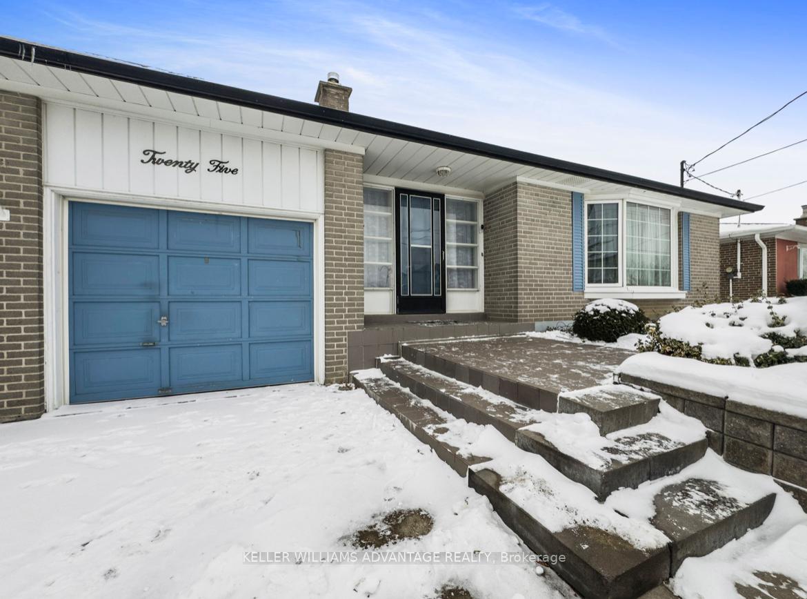 Photo 3 of 25 Moultrey Crescent, Halton Hills, Georgetown — HOMEH