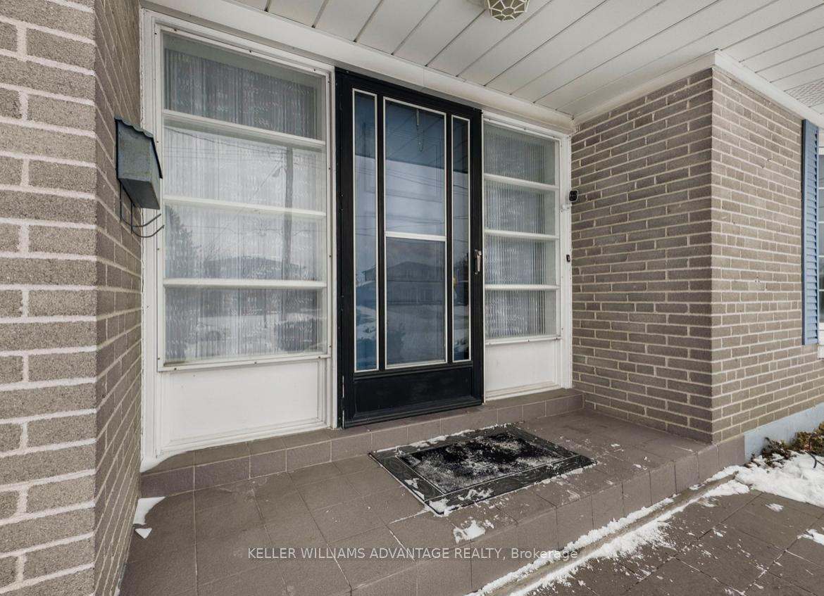 Photo 4 of 25 Moultrey Crescent, Halton Hills, Georgetown — HOMEH