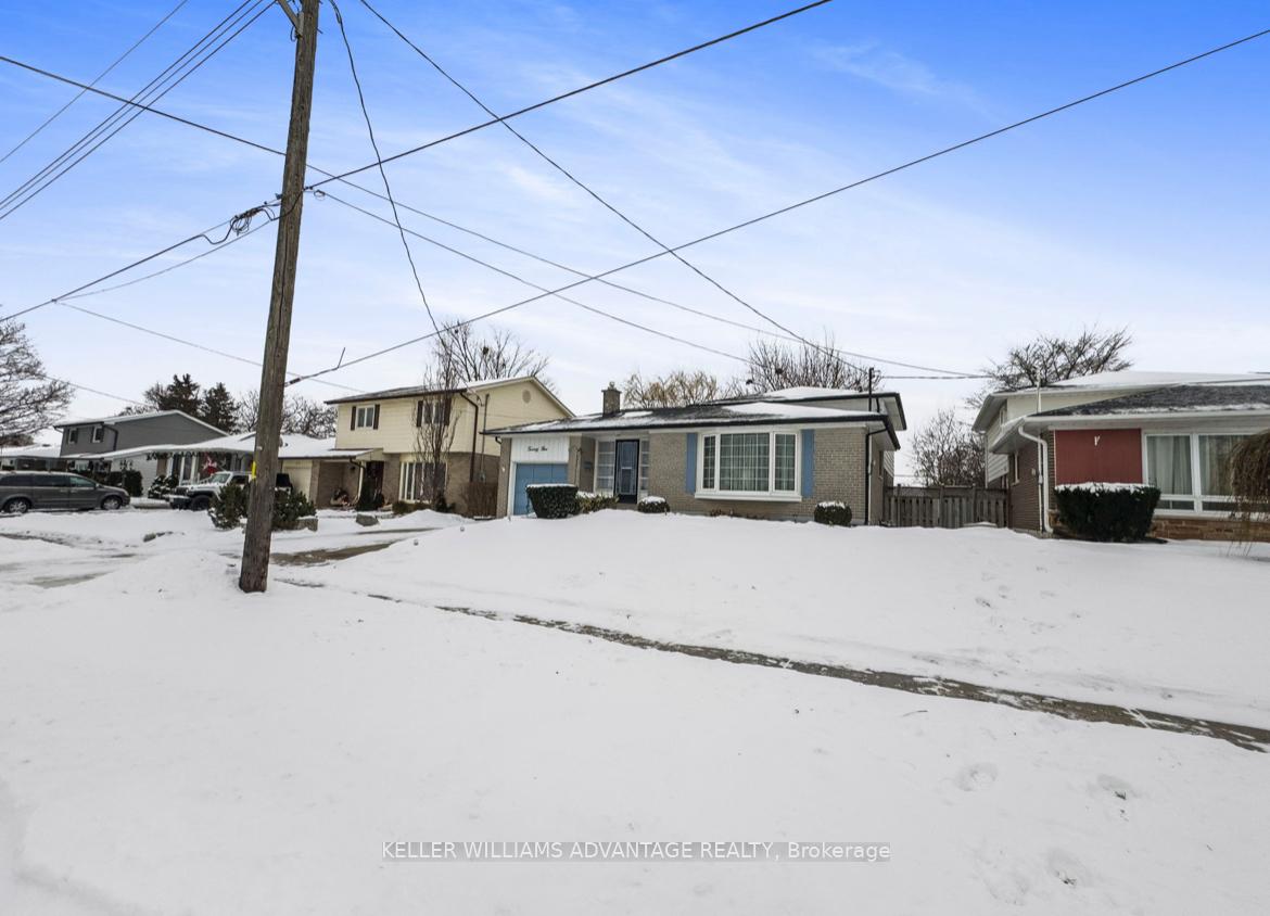 Photo 5 of 25 Moultrey Crescent, Halton Hills, Georgetown — HOMEH