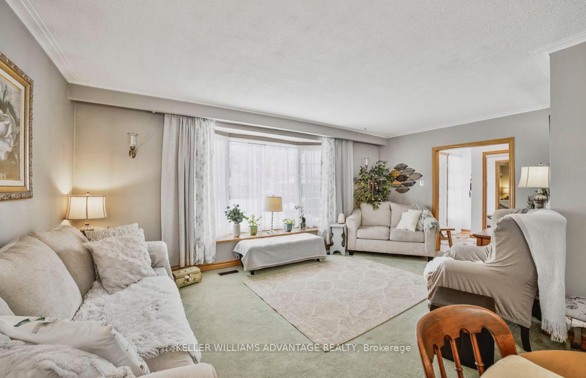 Photo 12 of 25 Moultrey Crescent, Halton Hills, Georgetown — HOMEH