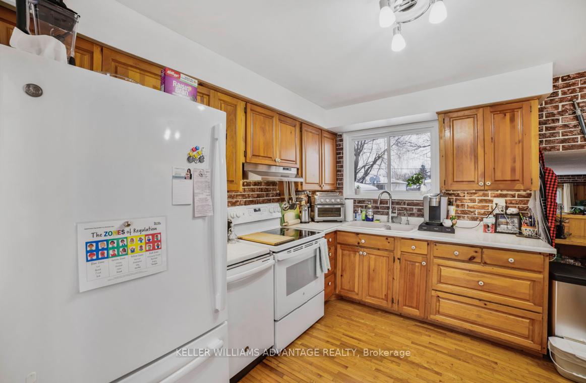 Photo 16 of 25 Moultrey Crescent, Halton Hills, Georgetown — HOMEH