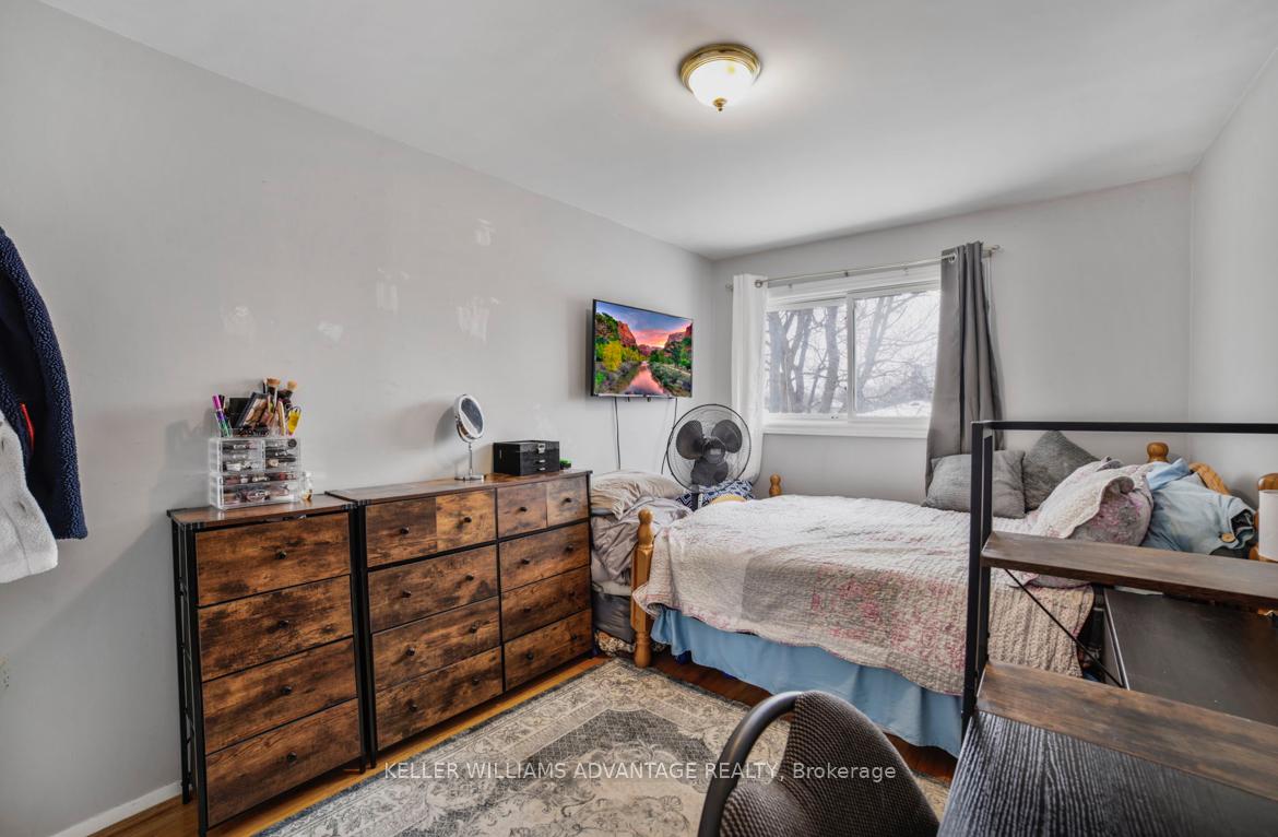 Photo 19 of 25 Moultrey Crescent, Halton Hills, Georgetown — HOMEH